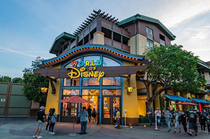 Disney уволит десятки тысяч сотрудников