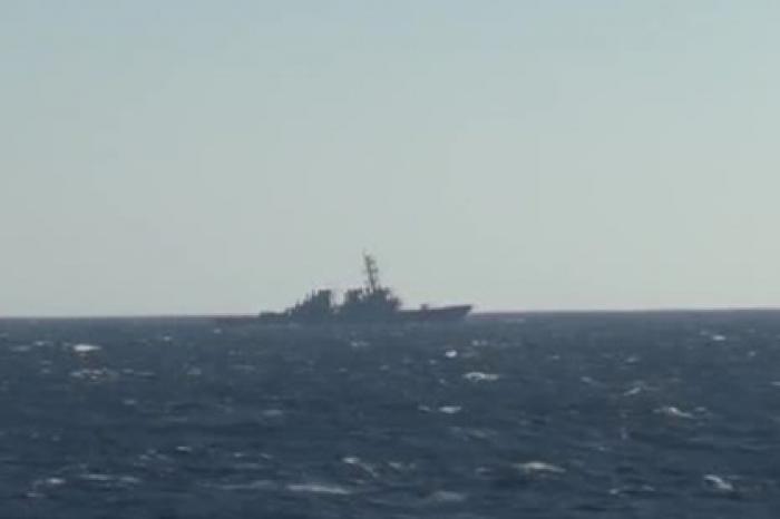 Эсминец «Джон Маккейн» у российских границ попал на видео