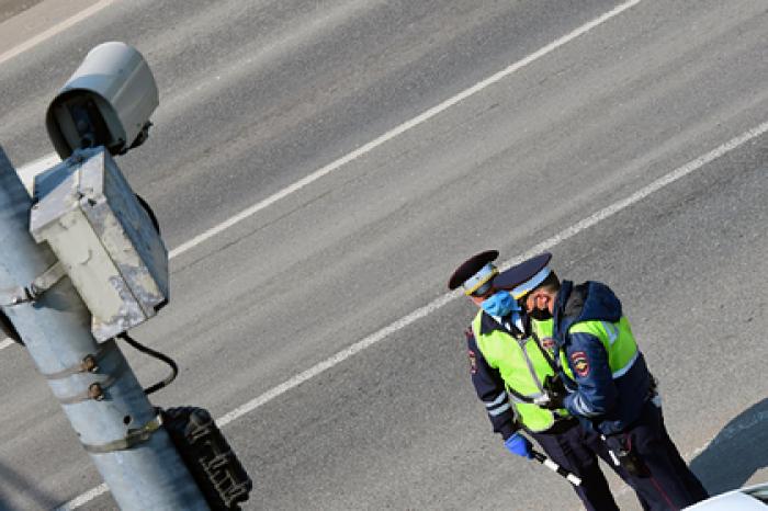 ГИБДД уточнила правила наказания за разговоры по мобильному за рулем