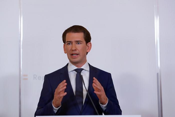 Канцлер Австрии назвал возможный мотив террористов в Вене