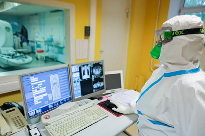 Коронавирус оказался способен заражать вакцинированных людей с иммунитетом