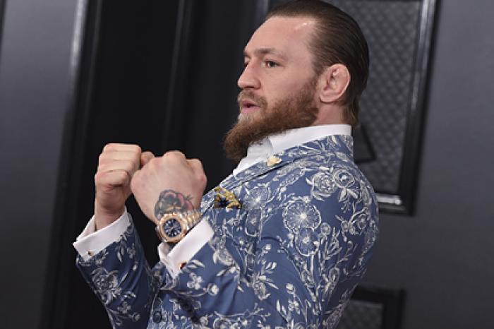 Макгрегор официально вернулся в UFC