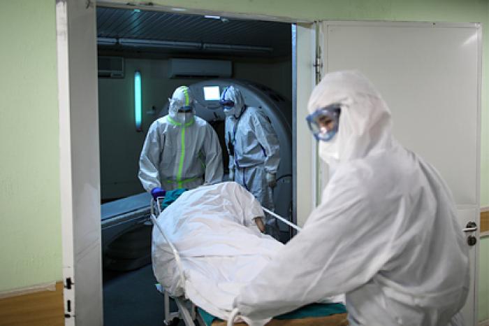 Минздрав предсказал сроки победы над COVID-19 в России