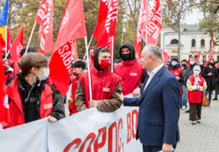 НЕСКОЛЬКО ТЫСЯЧ СТОРОННИКОВ ПАРТИИ СОЦИАЛИСТОВ ПРОВЕЛИ В ЦЕНТРЕ КИШИНЕВА МИТИНГ В ПОДДЕРЖКУ ИГОРЯ ДОДОНА