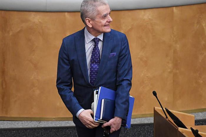 Онищенко оценил возможный запрет на продажу алкоголя 1 и 2 января