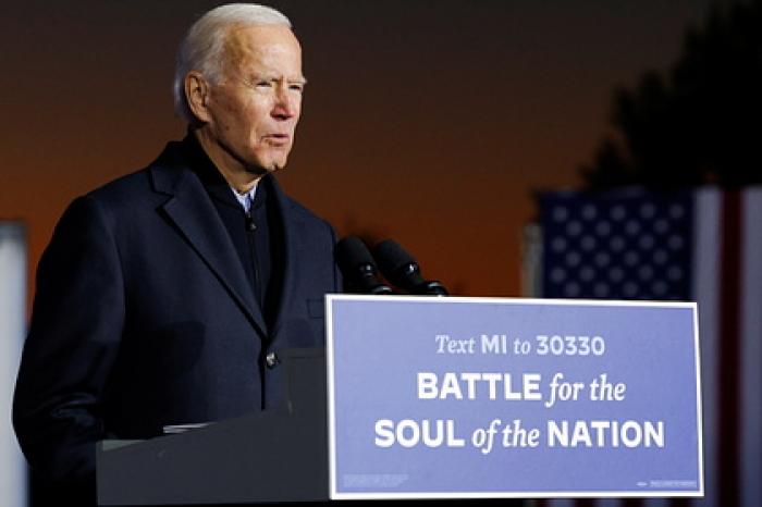 Опросы показали лидерство Байдена в четырех ключевых штатах