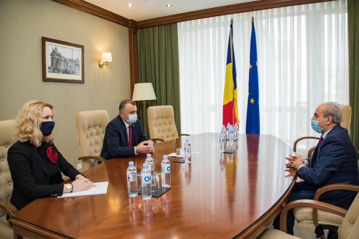 Premierul Ion Chicu a avut o întrevedere cu Ambasadorul Republicii Armenia în Republica Moldova, Jivan Movsisyan, în legătura cu încheierea misiunii sale diplomatice în țara noastră