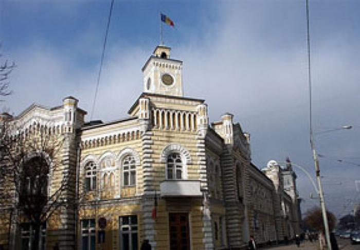 ПРИМЭРИЯ КИШИНЕВА НАЧАЛА РЕМОНТ СКВЕРА В СЕКТОРЕ РЫШКАНЬ