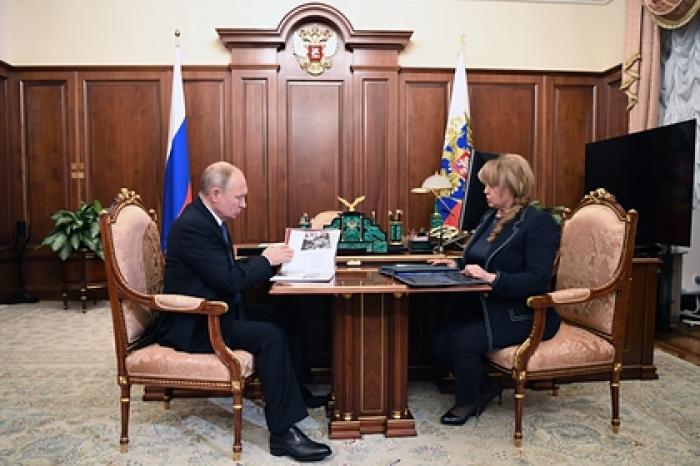 Путин поручил вернуться к вопросу снижения муниципального фильтра на выборах