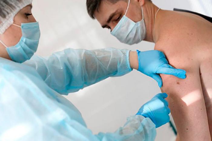 Разработчик «ЭпиВакКороны» назвал срок появления иммунитета после прививки