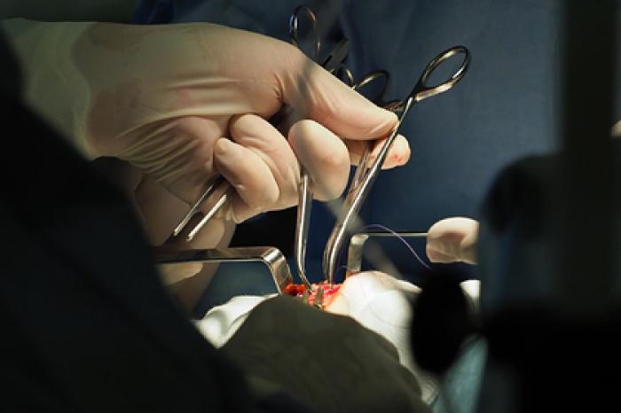 Российские врачи пытались достать спицу из здоровой руки ребенка