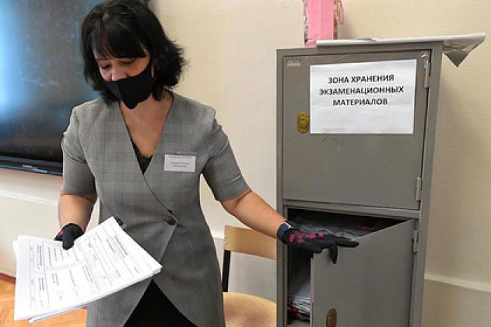 Школьники стали меньше тратить на пособия по подготовке к ЕГЭ и ОГЭ