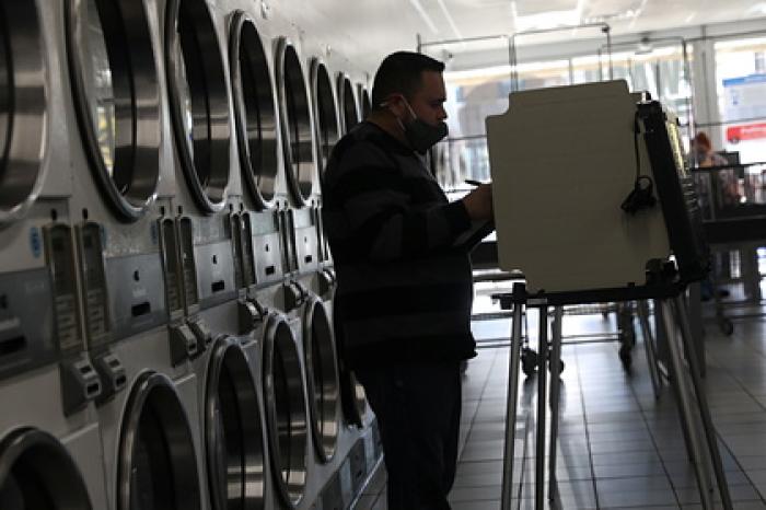 Спикер Госдумы назвал выборы в США постановочным шоу