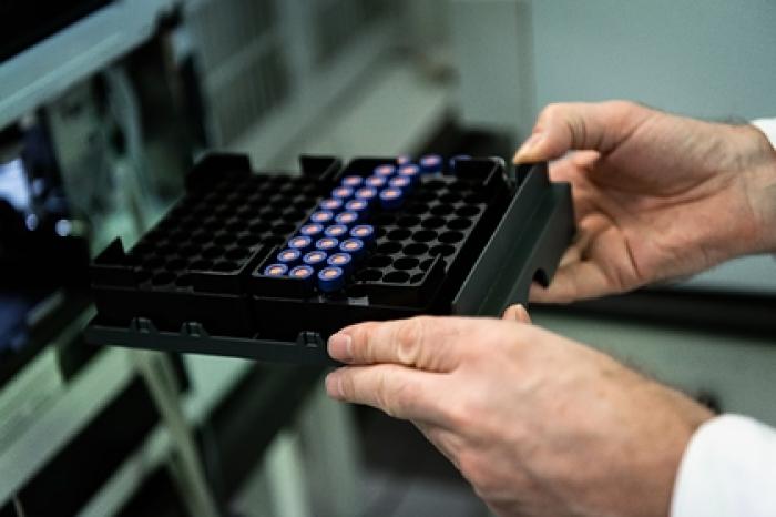 США назвали дату вакцинации от коронавируса