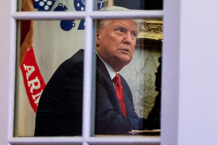 Трамп назвал «тратой времени» ручной пересчет голосов и призвал его остановить
