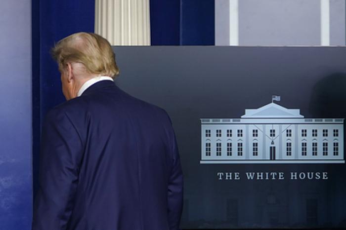 Трамп отказался отвечать на вопросы журналистов о выборах