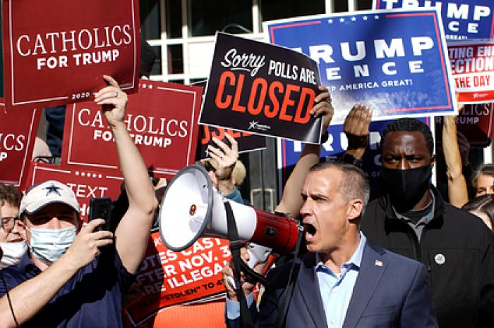 В Пенсильвании приостановили подсчет отправленных по почте бюллетеней