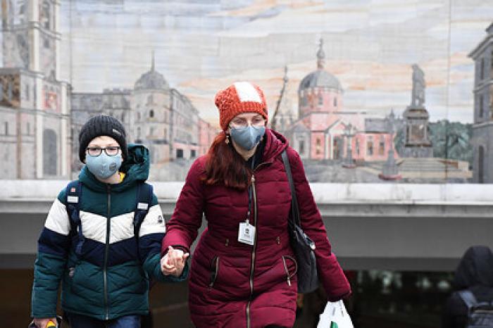 Врач назвал два опасных симптома коронавируса