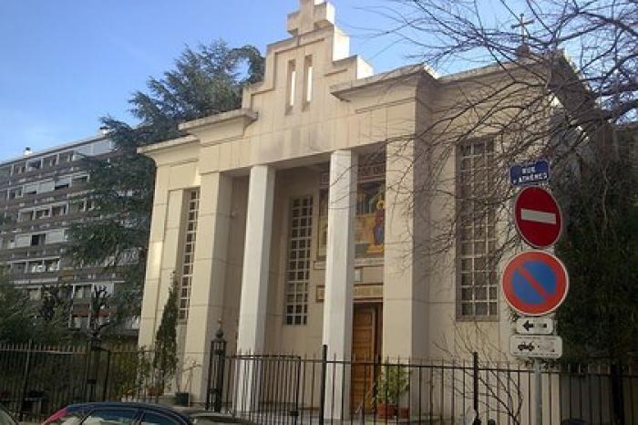 В РПЦ отреагировали на нападение на православного священника в Лионе