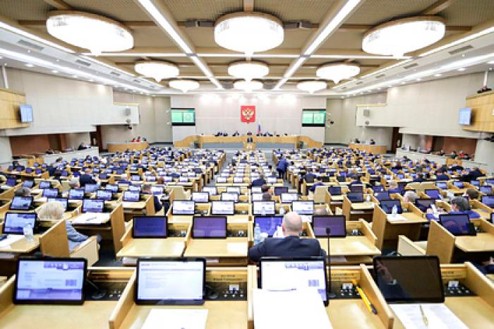 Законопроект о гарантиях бывшему президенту России прошел первое чтение