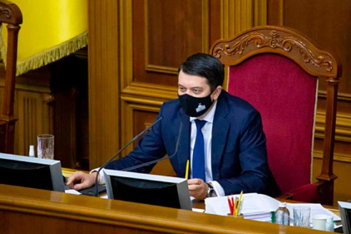 Глава Верховной Рады усомнился в эффективности российской вакцины