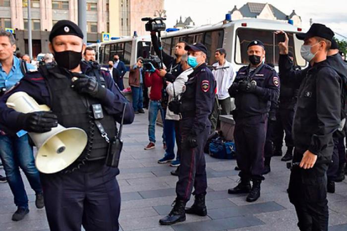 Госдума ужесточила требования к работе журналистов на митингах