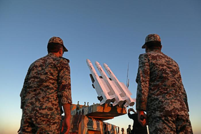 Иран перебросил оружие и военных в Ирак на фоне конфликта с США