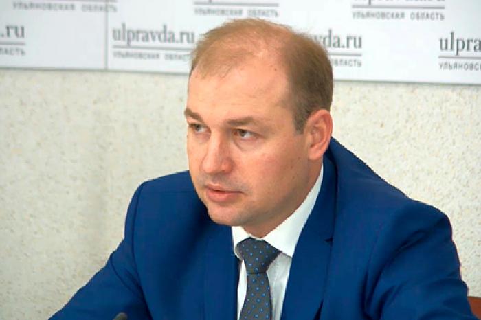 Летавший за границу на бизнес-джете российский министр восстановился в должности