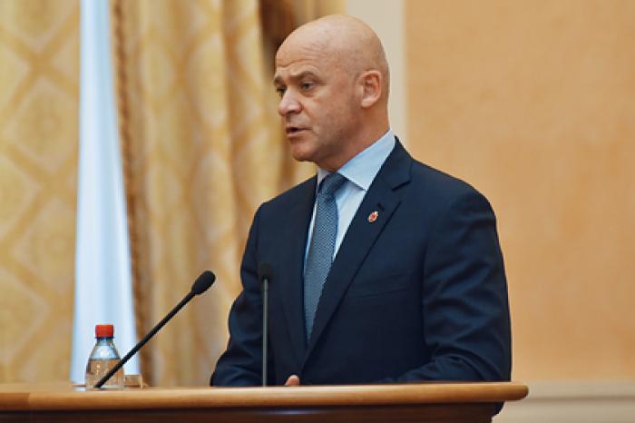Мэра Одессы госпитализировали после заражения коронавирусом