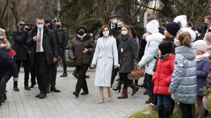 Министр, депутат, премьер, первая женщина-президент в Молдове: политическая карьера Майи Санду