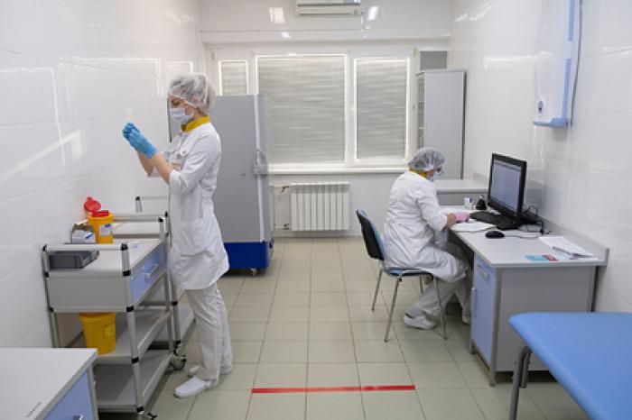 Минздрав назвал долю заболевших COVID-19 после вакцинации