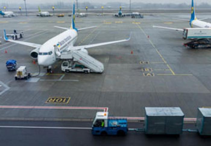 МОЛДОВА ПРИОСТАНОВИТ В НОЧЬ НА СРЕДУ АВИАСООБЩЕНИЕ С ВЕЛИКОБРИТАНИЕЙ