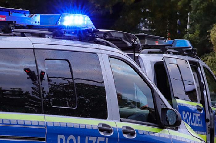 Неизвестный наехал на толпу людей в Германии
