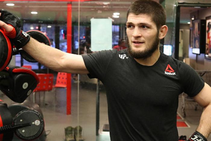 Нурмагомедова назвали спортивной звездой года