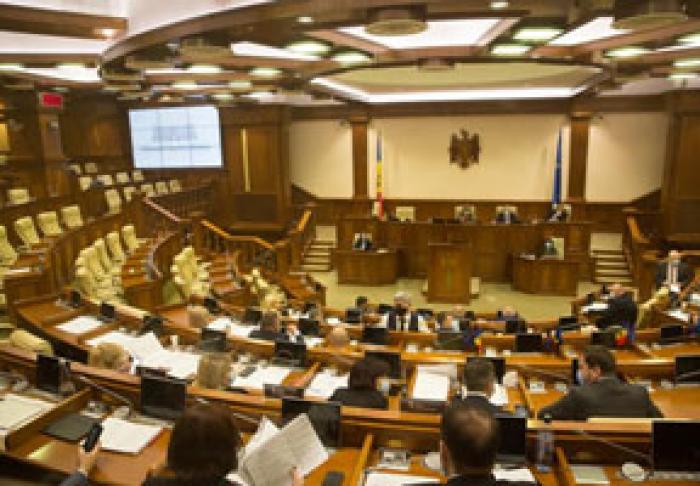 ОППОЗИЦИЯ БОЙКОТИРОВАЛА ЗАСЕДАНИЕ ПАРЛАМЕНТА В СРЕДУ, ПОСЛЕ ТОГО, КАК ПРАВЯЩАЯ КОАЛИЦИЯ ОТКЛОНИЛА ВСЕ ЕЕ ПРЕДЛОЖЕНИЯ