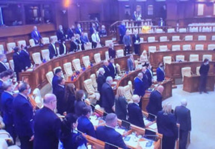 ОСЕННЕ-ЗИМНЯЯ СЕССИЯ ПАРЛАМЕНТА ЗАВЕРШЕНА