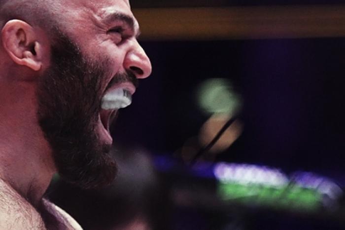 Перепалка с участием Исмаилова привела к массовой драке на турнире MMA в Москве