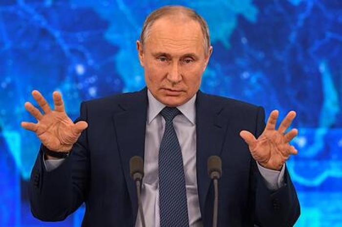 Песков заявил о 20 годах нападок на президента