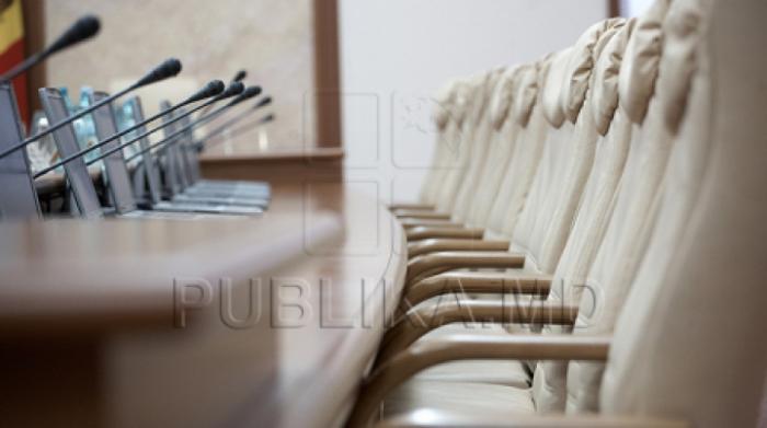 "Уж лучше без правительства до досрочных выборов": реакция на заявление платформы "За Молдову"