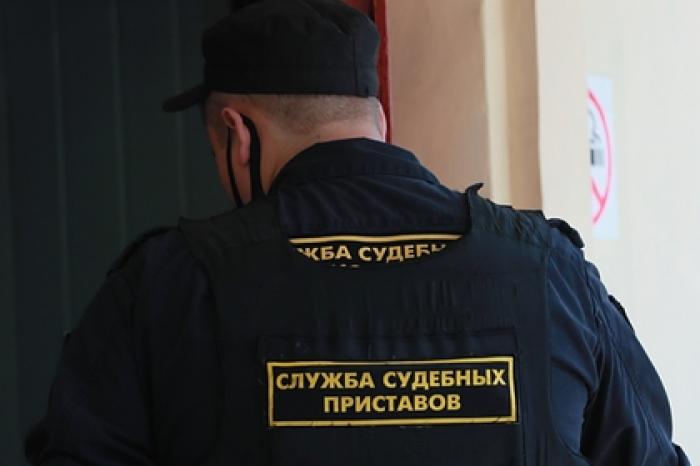 Раскрыто число невыездных из-за долгов россиян