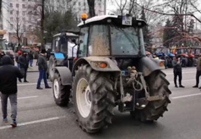 СТОРОННИКИ МАЙИ САНДУ ОСВИСТАЛИ СПИКЕРА ПАРЛАМЕНТА И ЭКС-ПРЕЗИДЕНТА МОЛДОВЫ