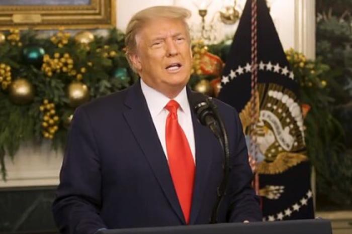 Трамп счел позорным объем коронавирусной помощи американцам