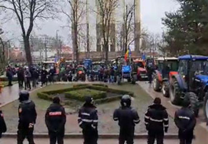 ТРАНСПОРТНИКИ ПРИСОЕДИНЯТСЯ К АКЦИИ ПРОТЕСТА ФЕРМЕРОВ