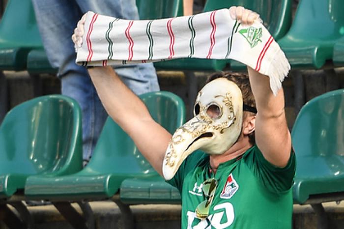 В Роспотребнадзоре оценили эффективность использования шарфа вместо маски