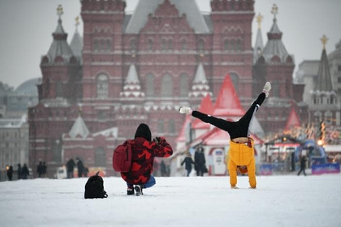 В Роспотребнадзоре оценили риск заражения коронавирусом на уличных мероприятиях