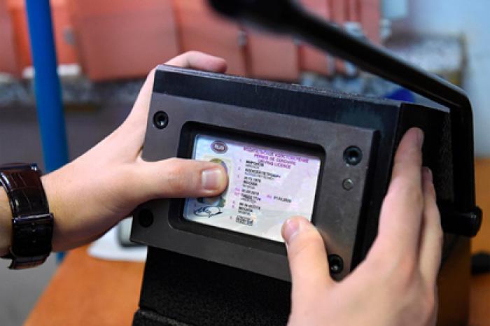 В России внесли изменения в права и другие документы для водителей