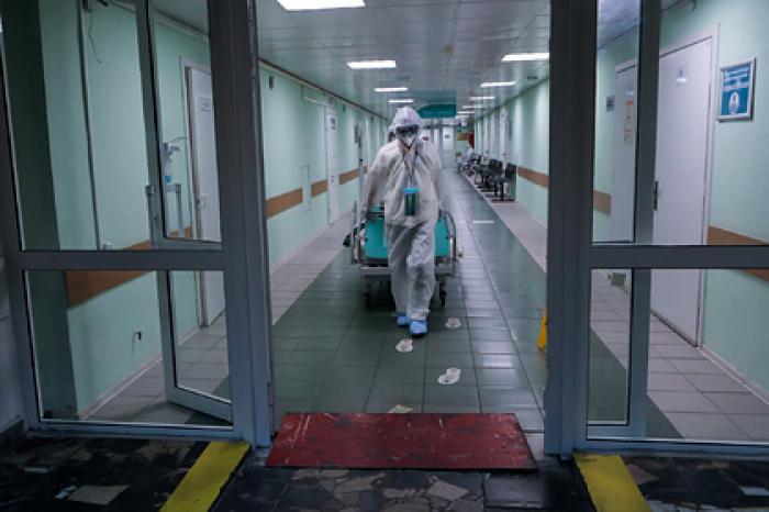 В России за сутки умерли 587 пациентов с COVID-19