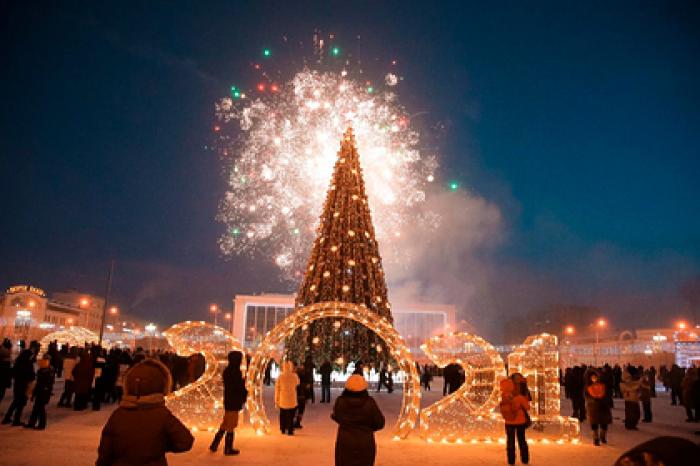 В Якутске зажглись огни главной республиканской елки