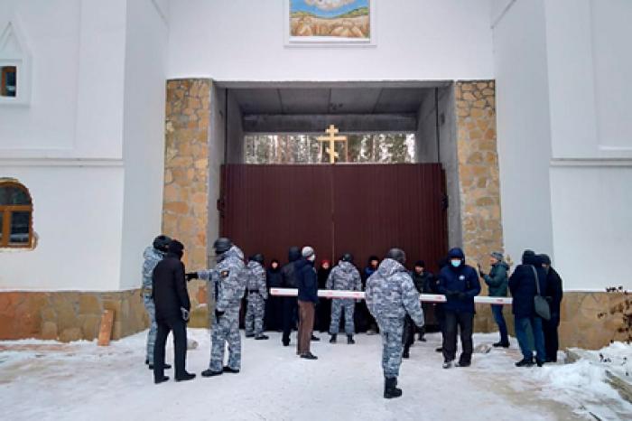 В захваченный опальным отцом Сергием монастырь прибыл спецназ