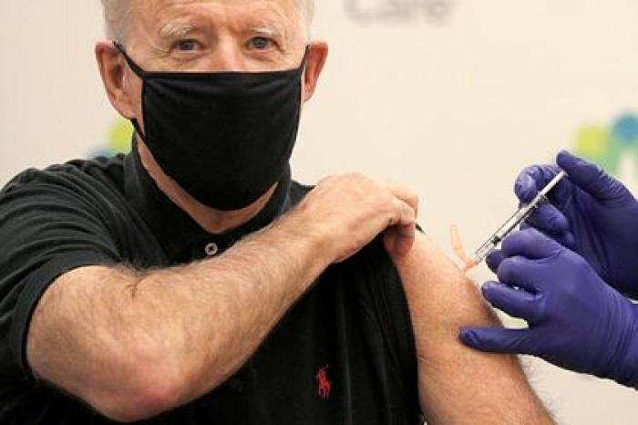 Байдена укололи перед журналистами